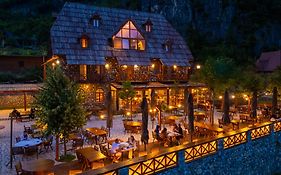 Hotel Restaurant Alpet Theth